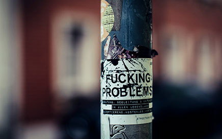 Imagen que muestra una representación del título del juego Torre de Problemas